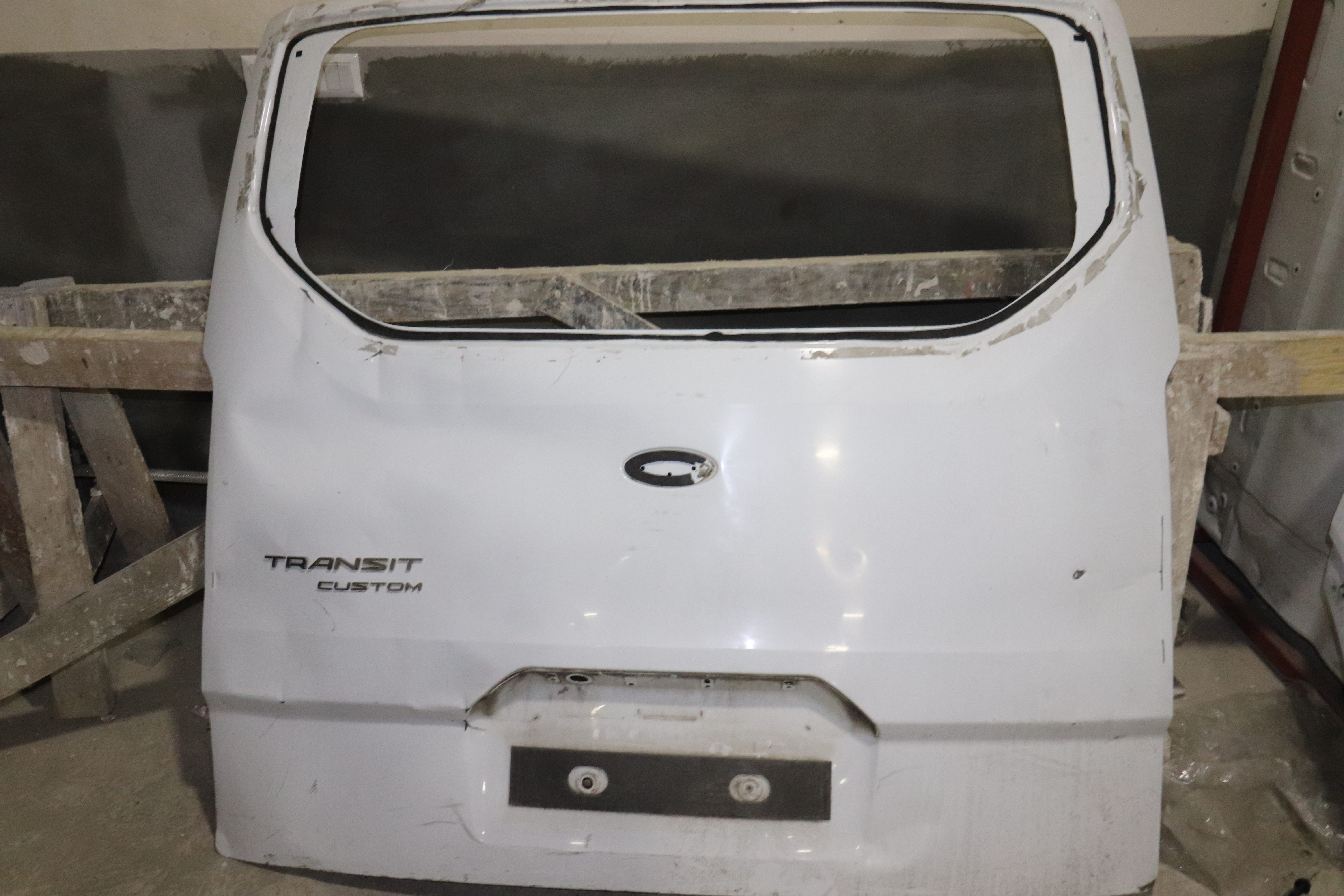 FORD CUSTOM ARKA BAGAJ KAPAĞI