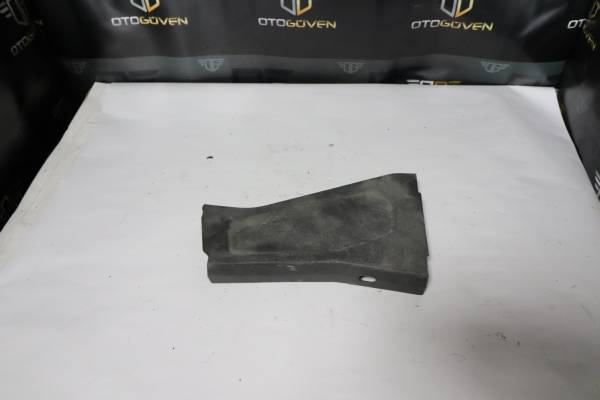 Ford Custom Arka Direk Plastiği – Orijinal, Sağlam ve Estetik Çözüm