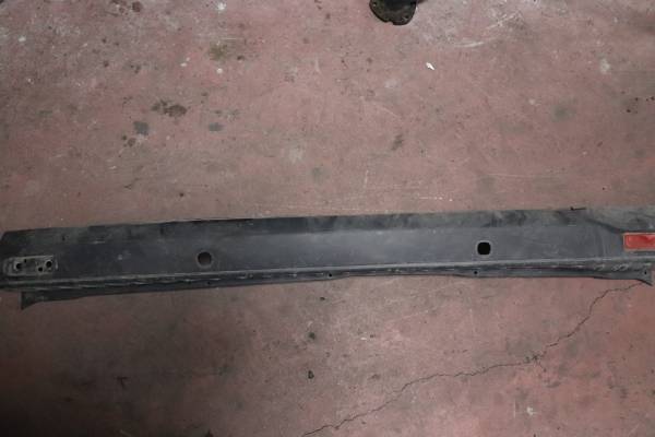 Ford Custom Arka Tampon Çıkma – Dayanıklı Yapı, Orijinal Uyum ve Ekonomik Çözüm