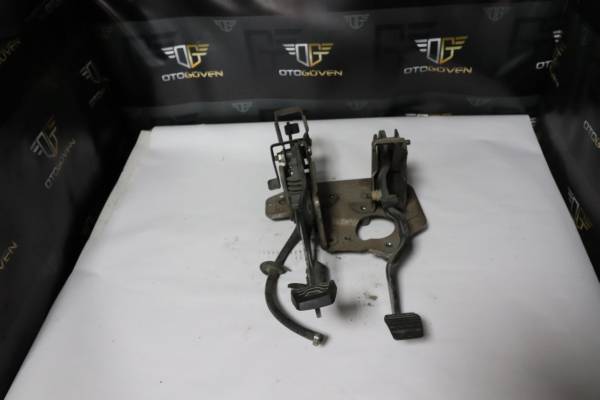 Ford Custom Debriyaj Pedalı Çıkma