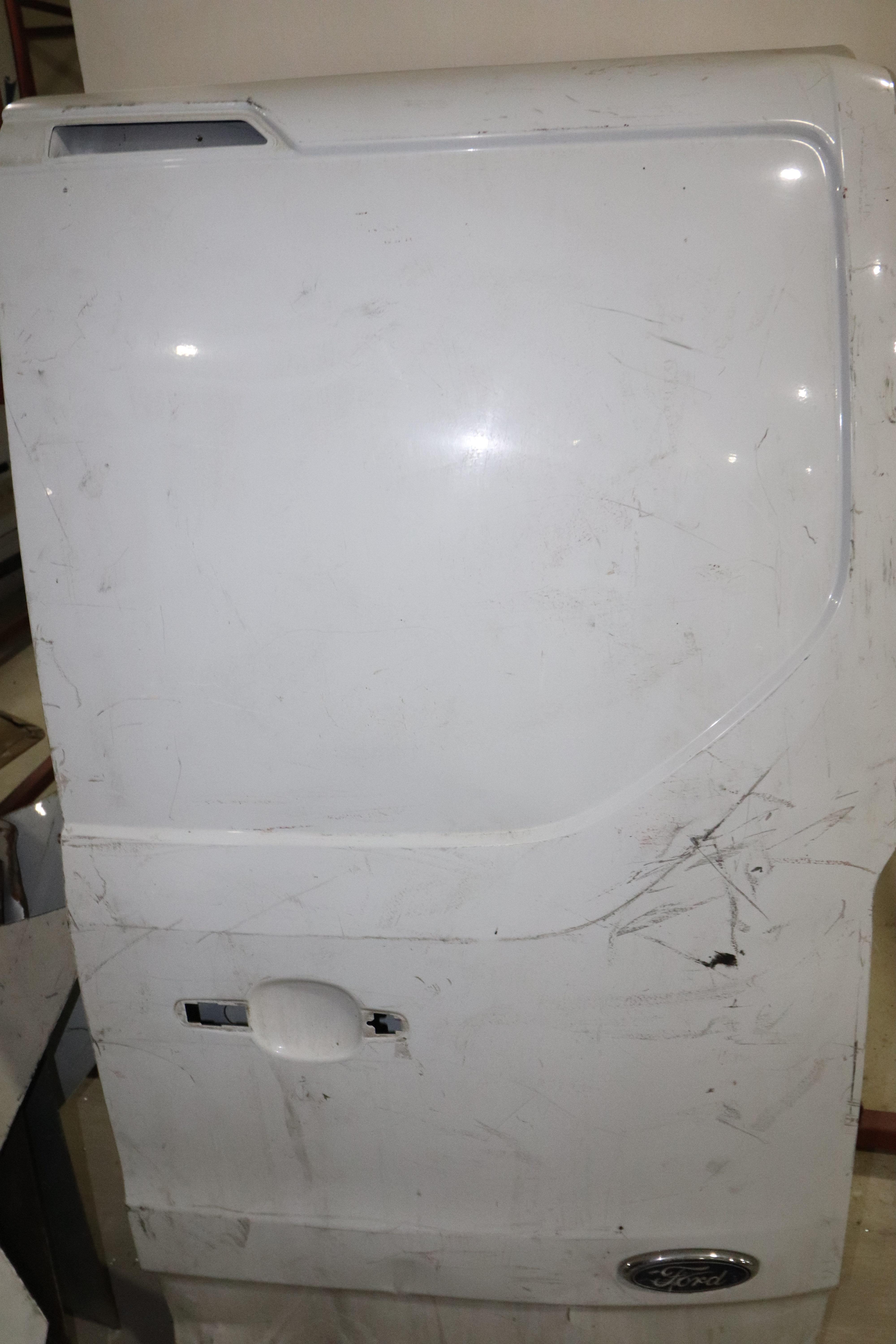 FORD CUSTOM SAĞ ARKA KAPI