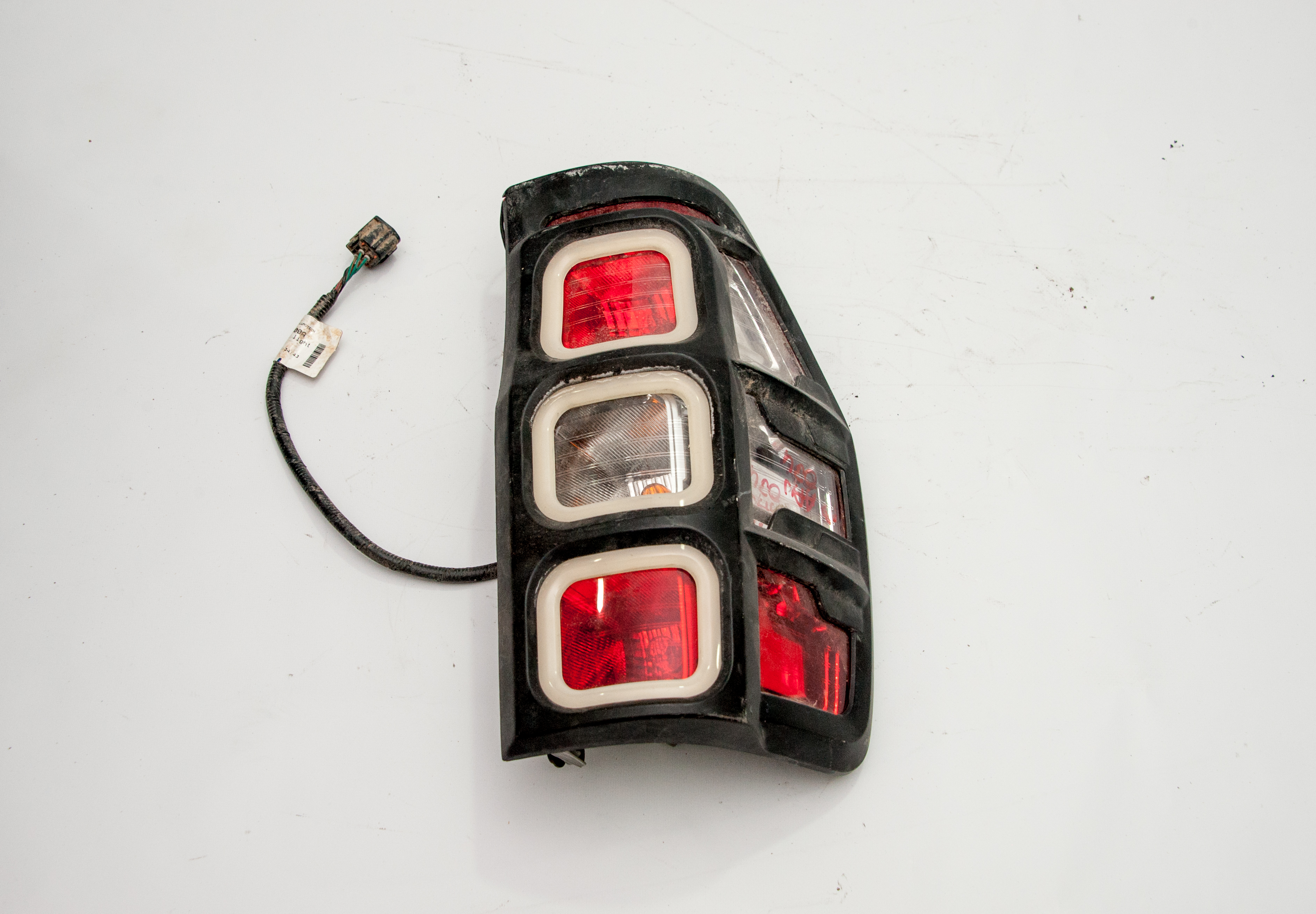 FORD RANGER 2012N SONRASI ARKA STOP ÇIKMA