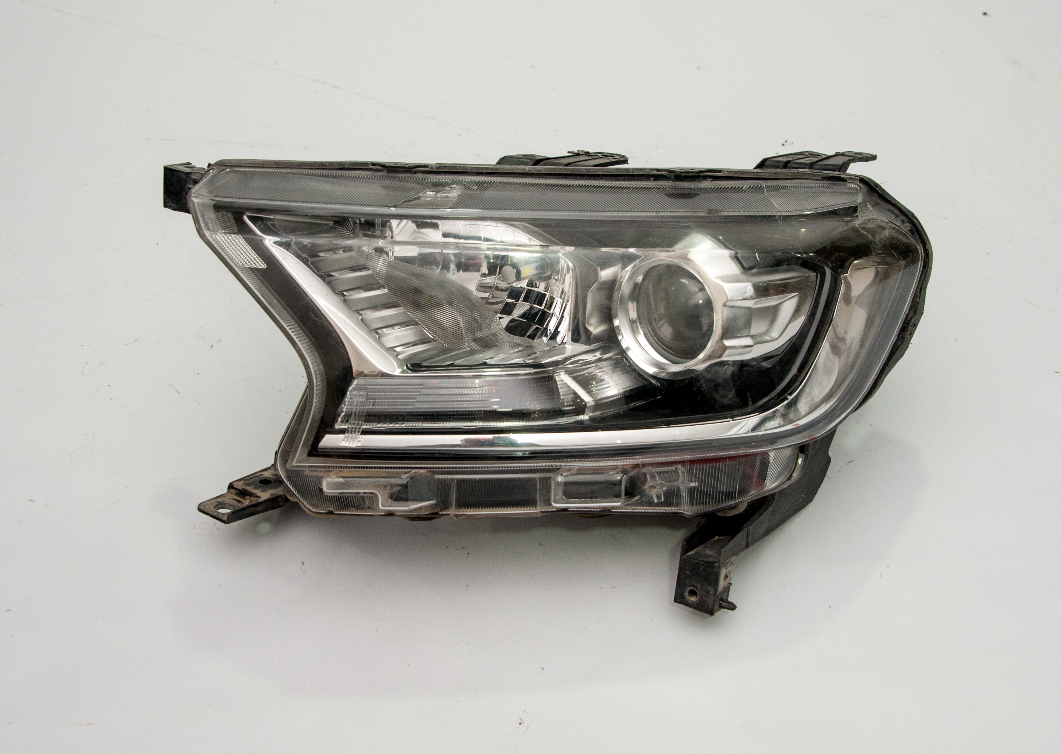 FORD RANGER 2018 SAĞ ÖN FAR NİKELAJLI-