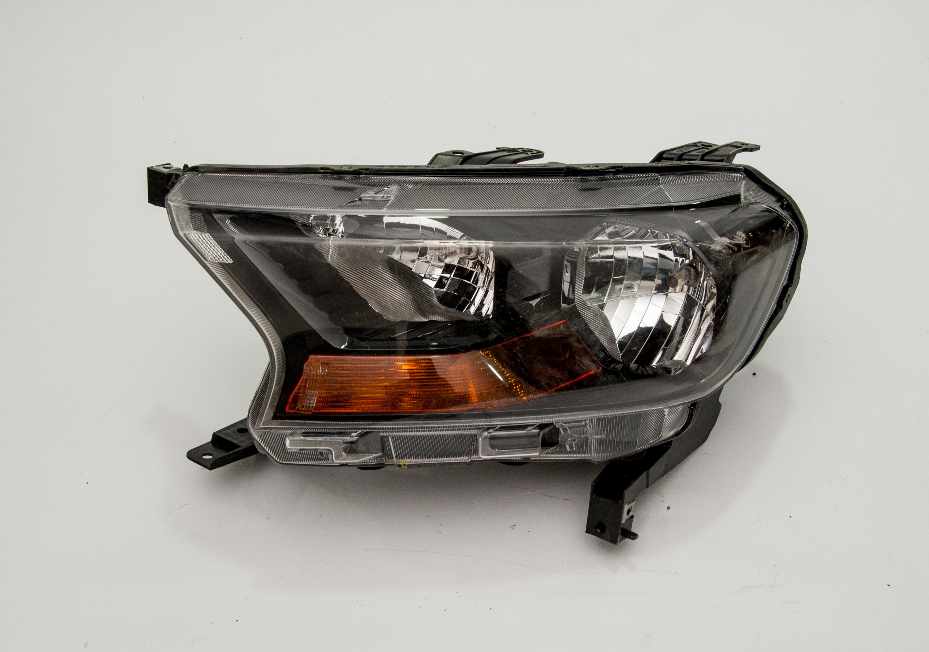 FORD RANGER 2018 SONRASI ÖN FAR