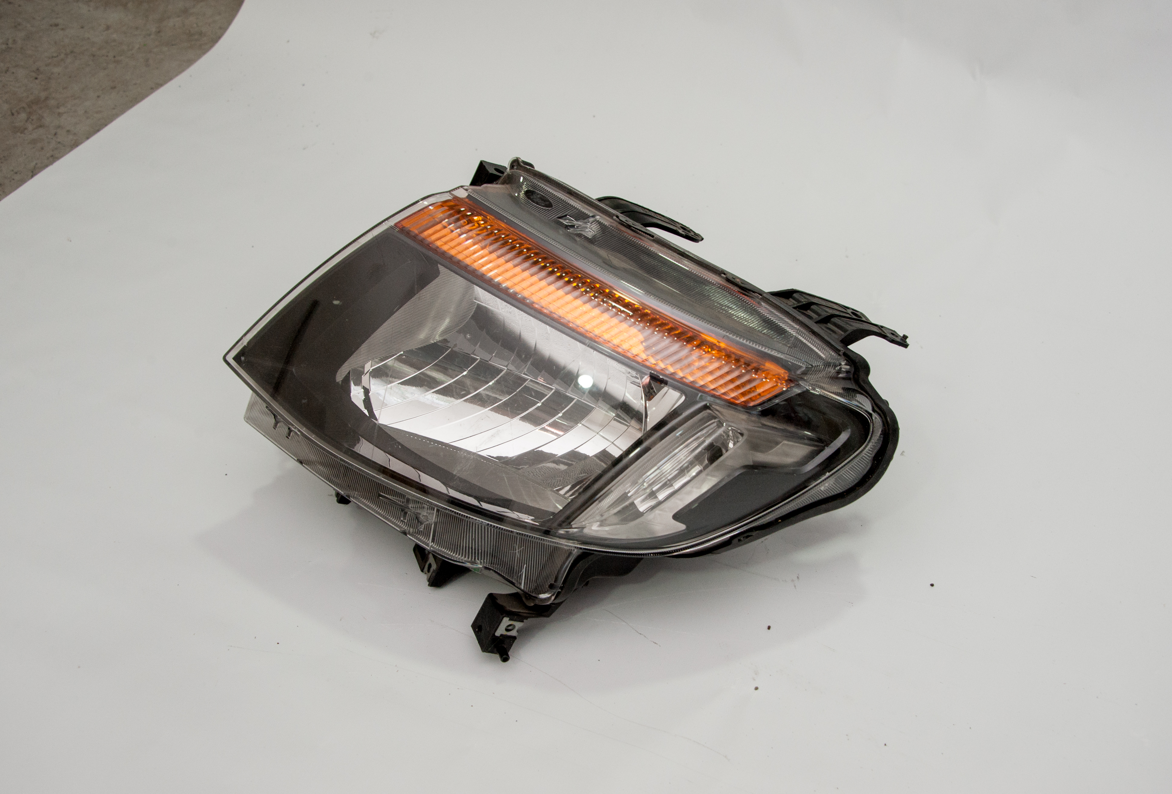 FORD RANGER2012 2016 ÖN FAR ORİJİNAL ÇIKMA