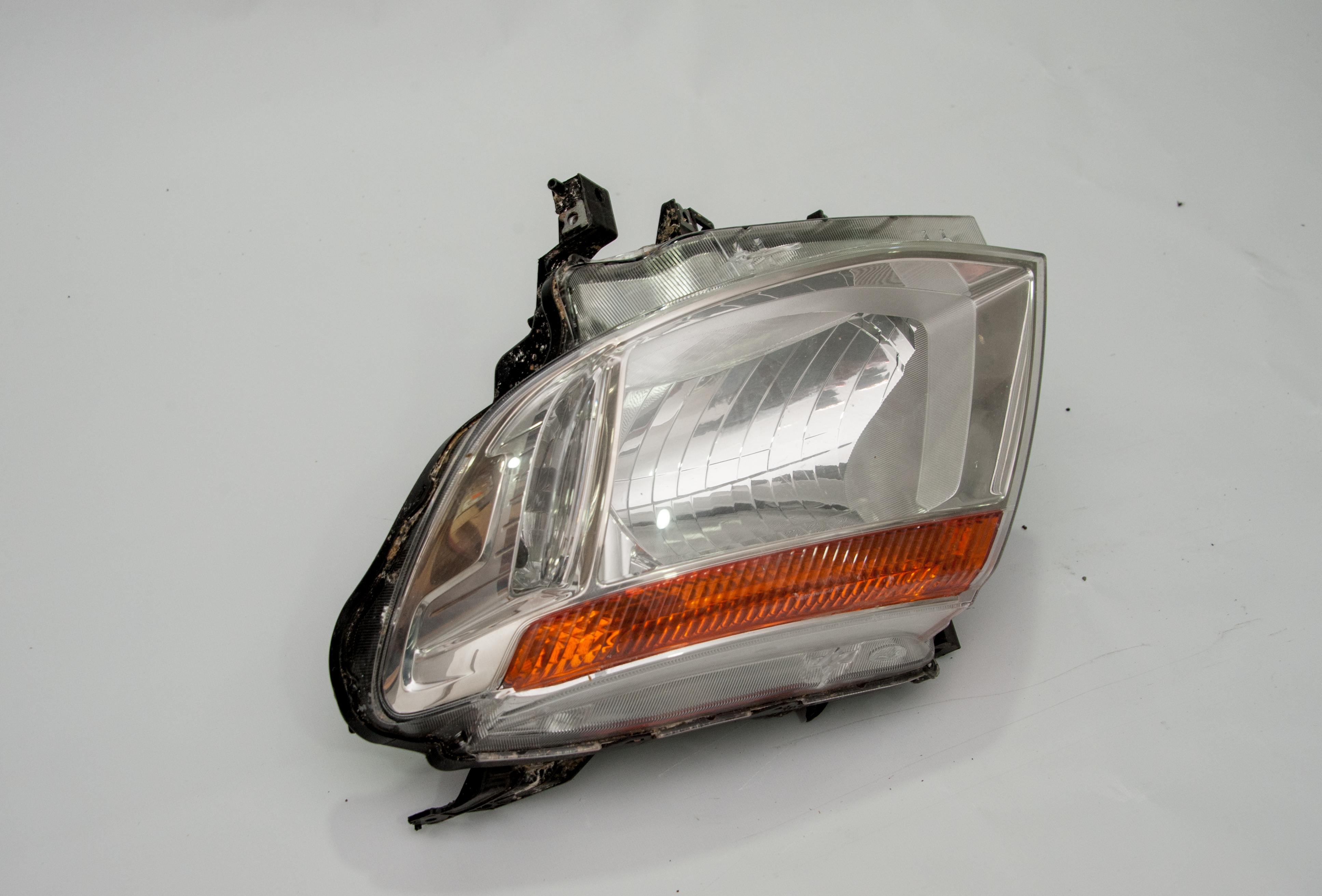 FORD RANGER2012 2016 ÖN FAR YANSANAYİ