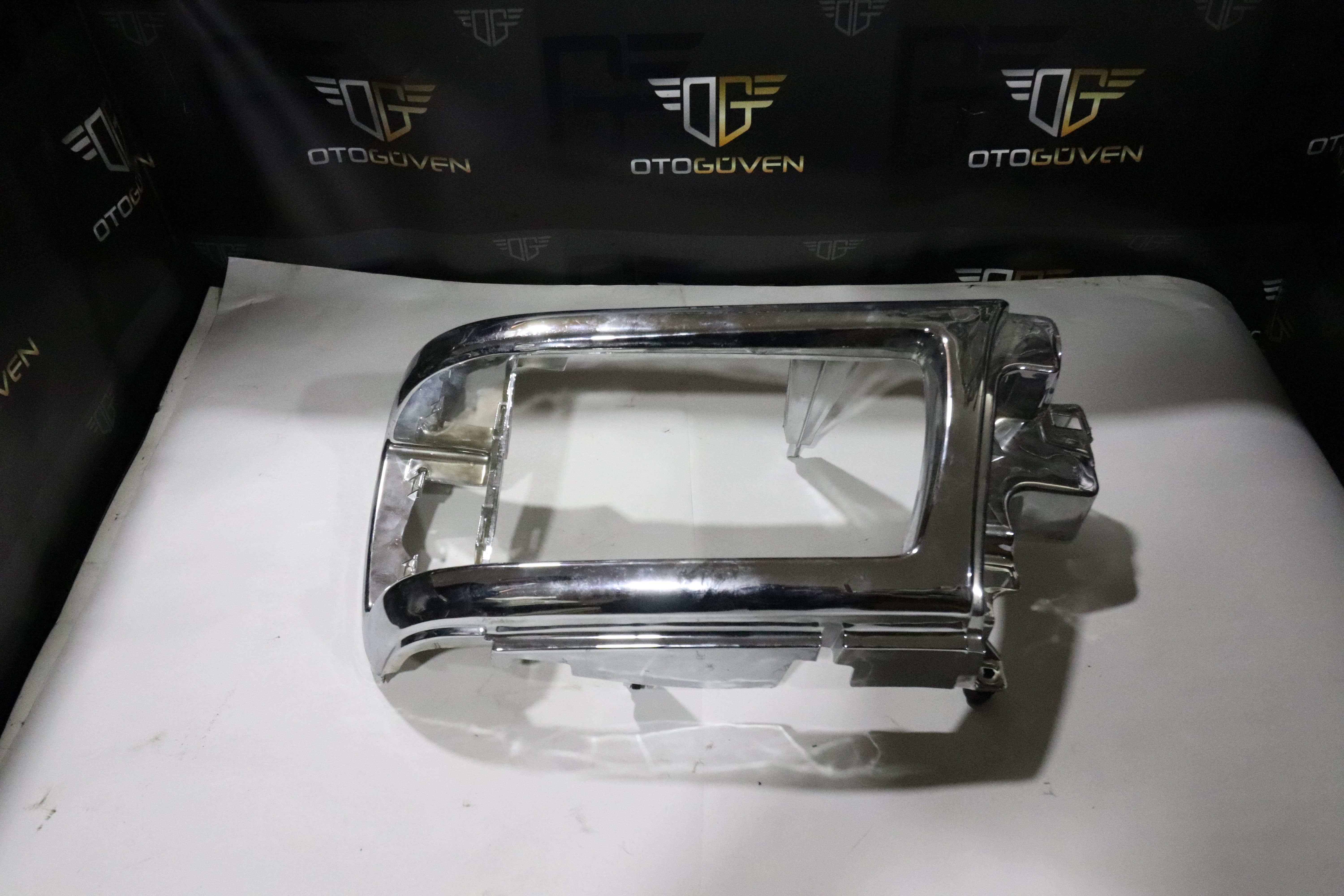 MAZDA 1998-2002 SIFIR FAR ÇERÇEVESİ