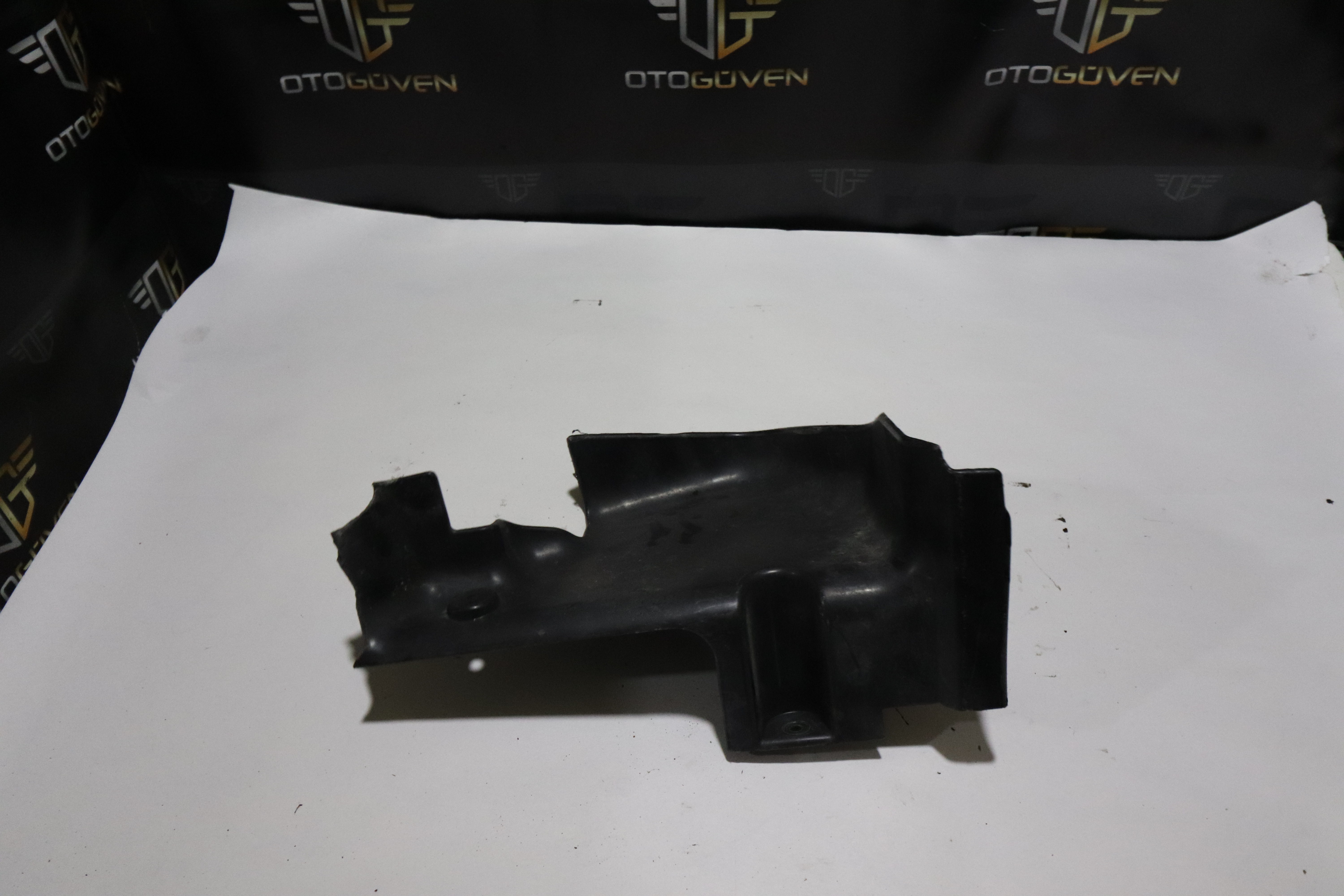 RANGER 2013-2015 RADYATÖR ALT PLASTİĞİ