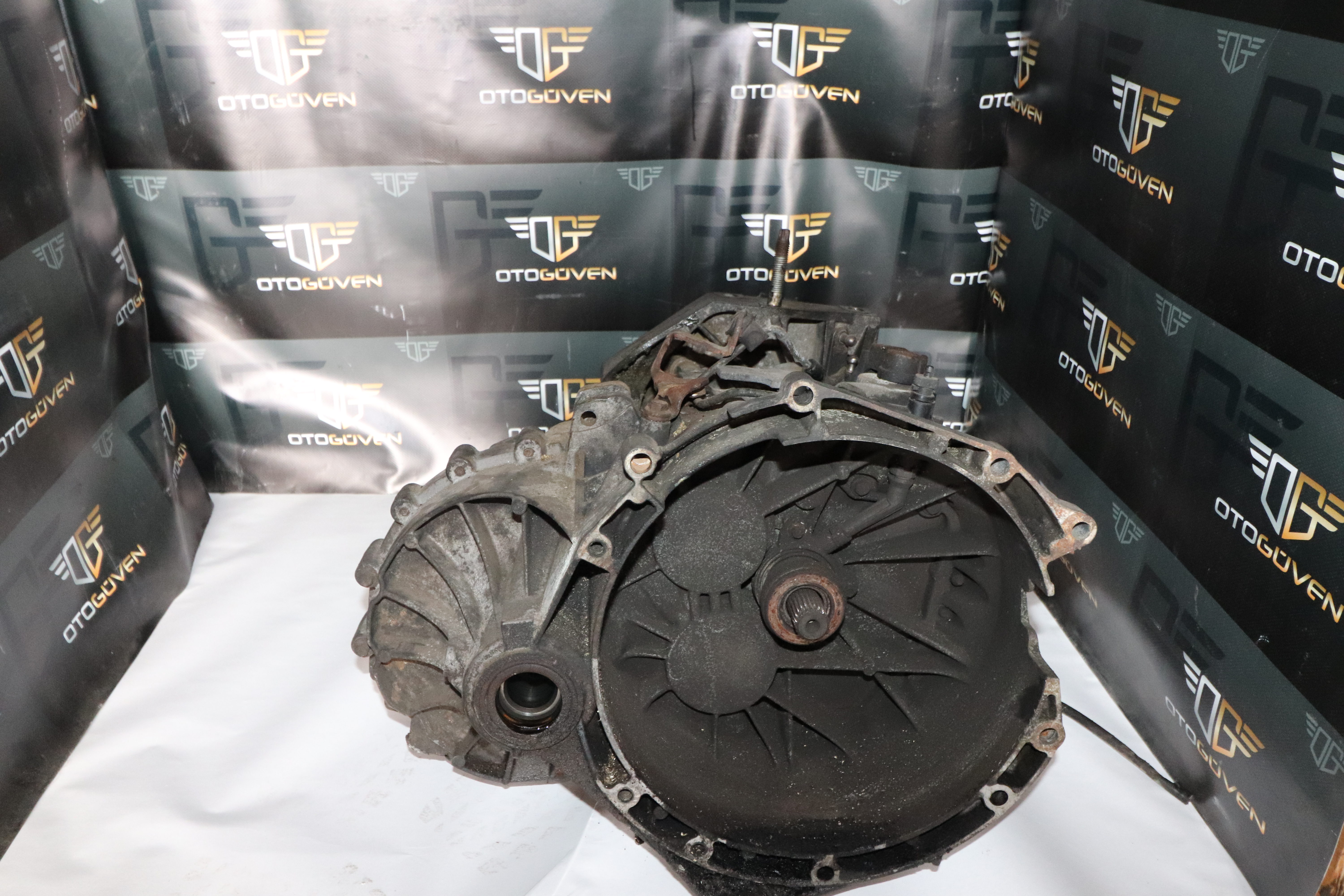 TRANSİT 2.2 ÖNDEN ÇEKER 6 İLERİ ŞANZIMAN (2)