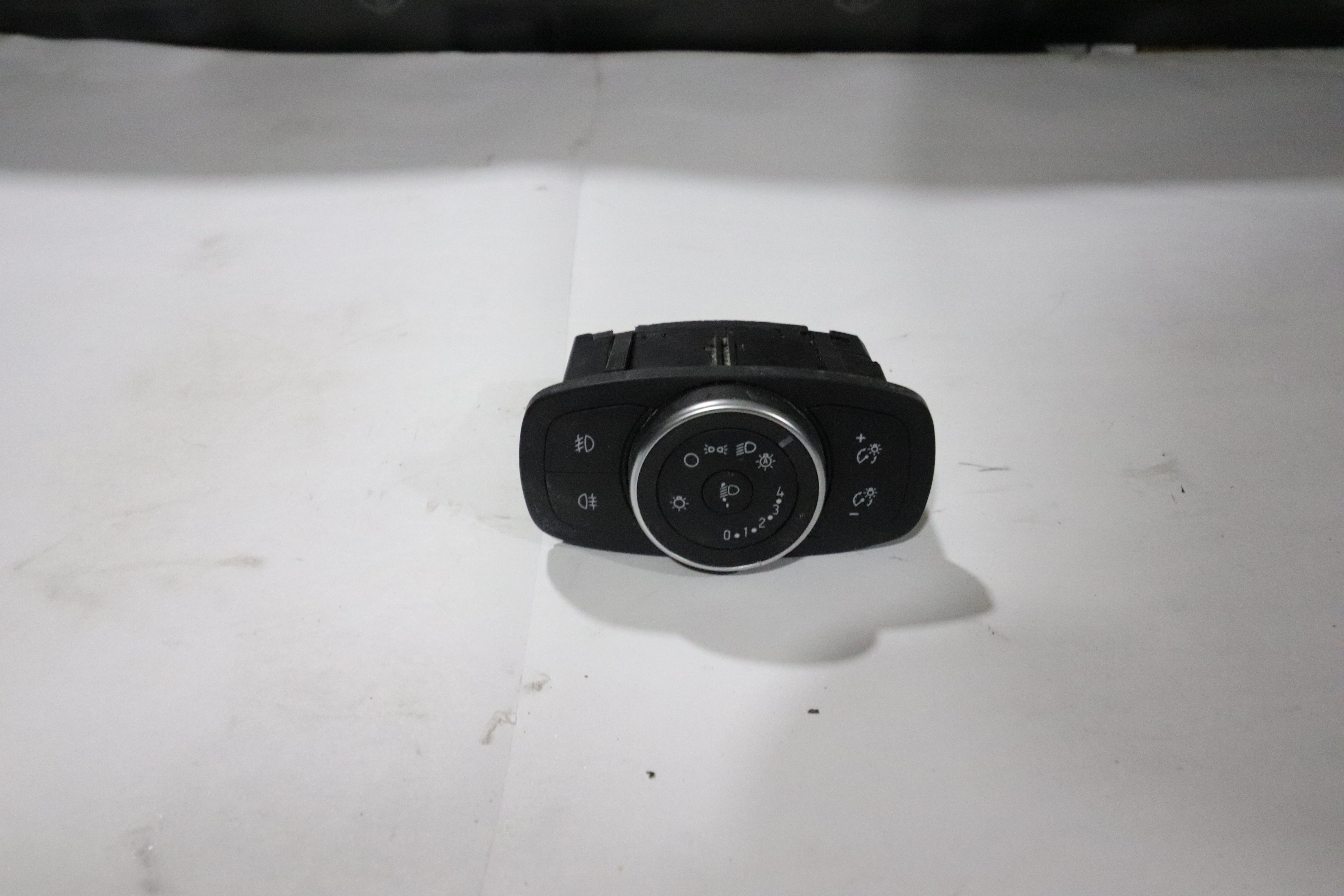 TRANSİT 2015-2020 SIFIR FAR AÇMA DÜĞMESİ