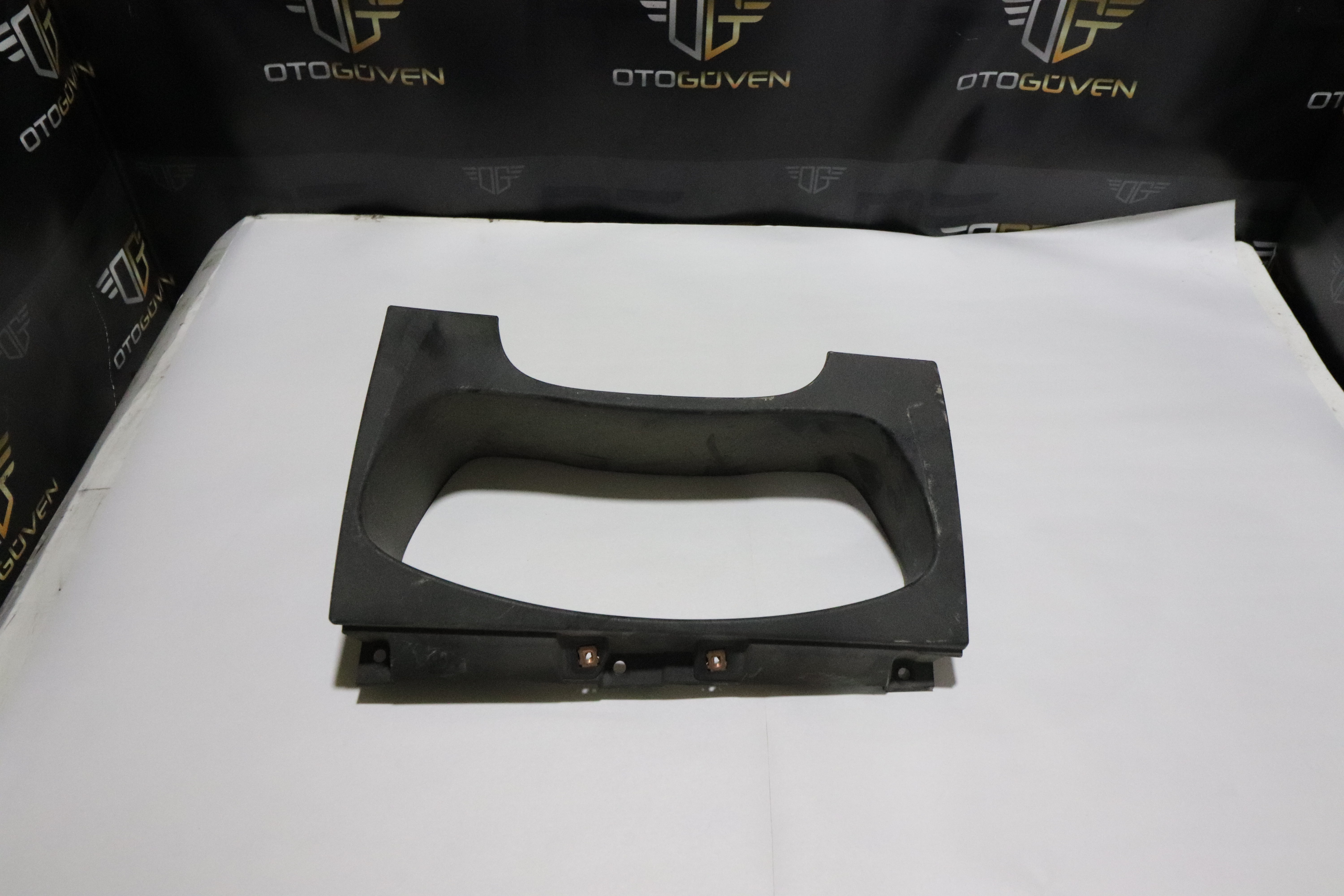 TRANSİT V184 KM ÇERÇEVESİ PLASTİĞİ