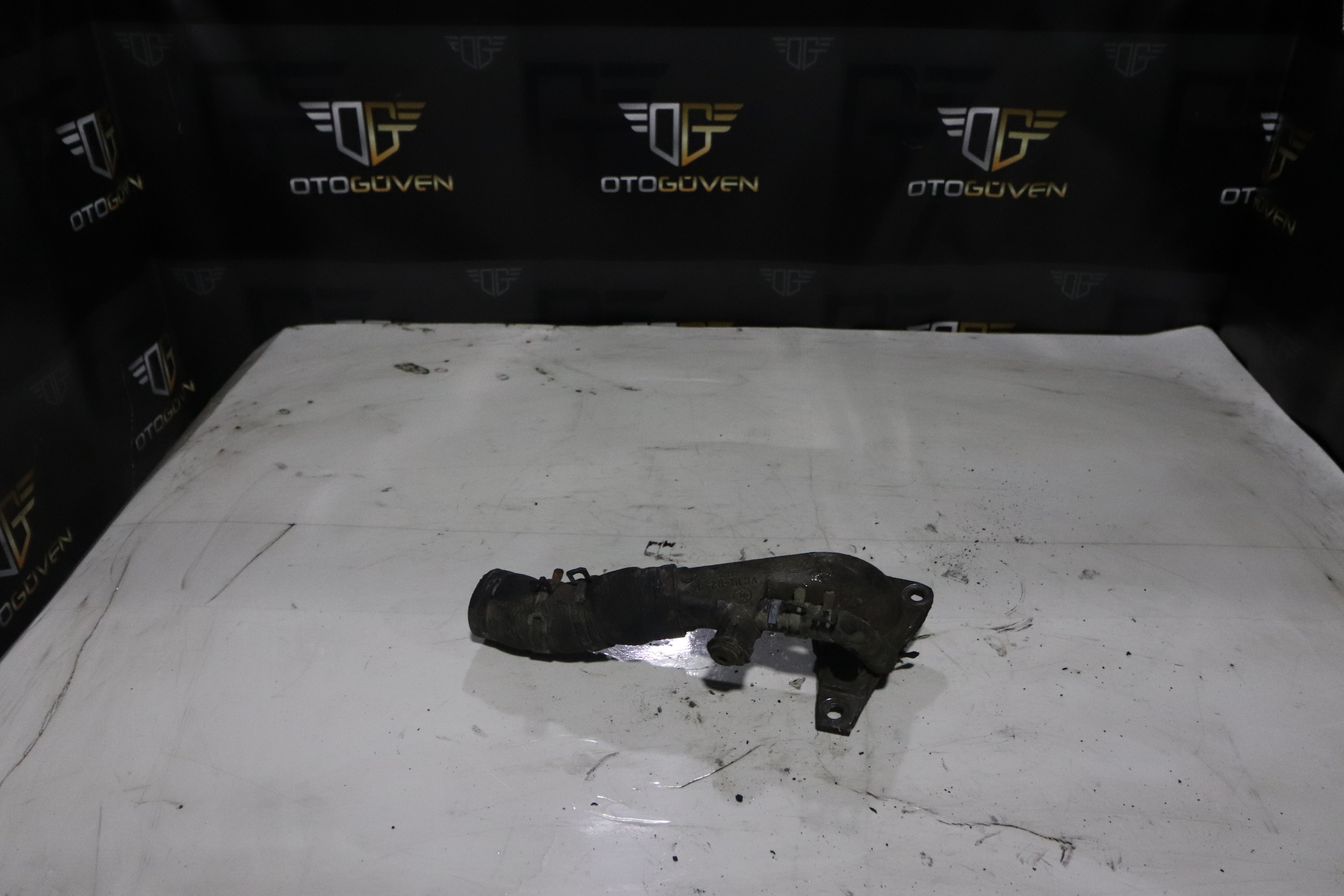 TRANSİT V184 ÖN SAC KAPAK BORUSU