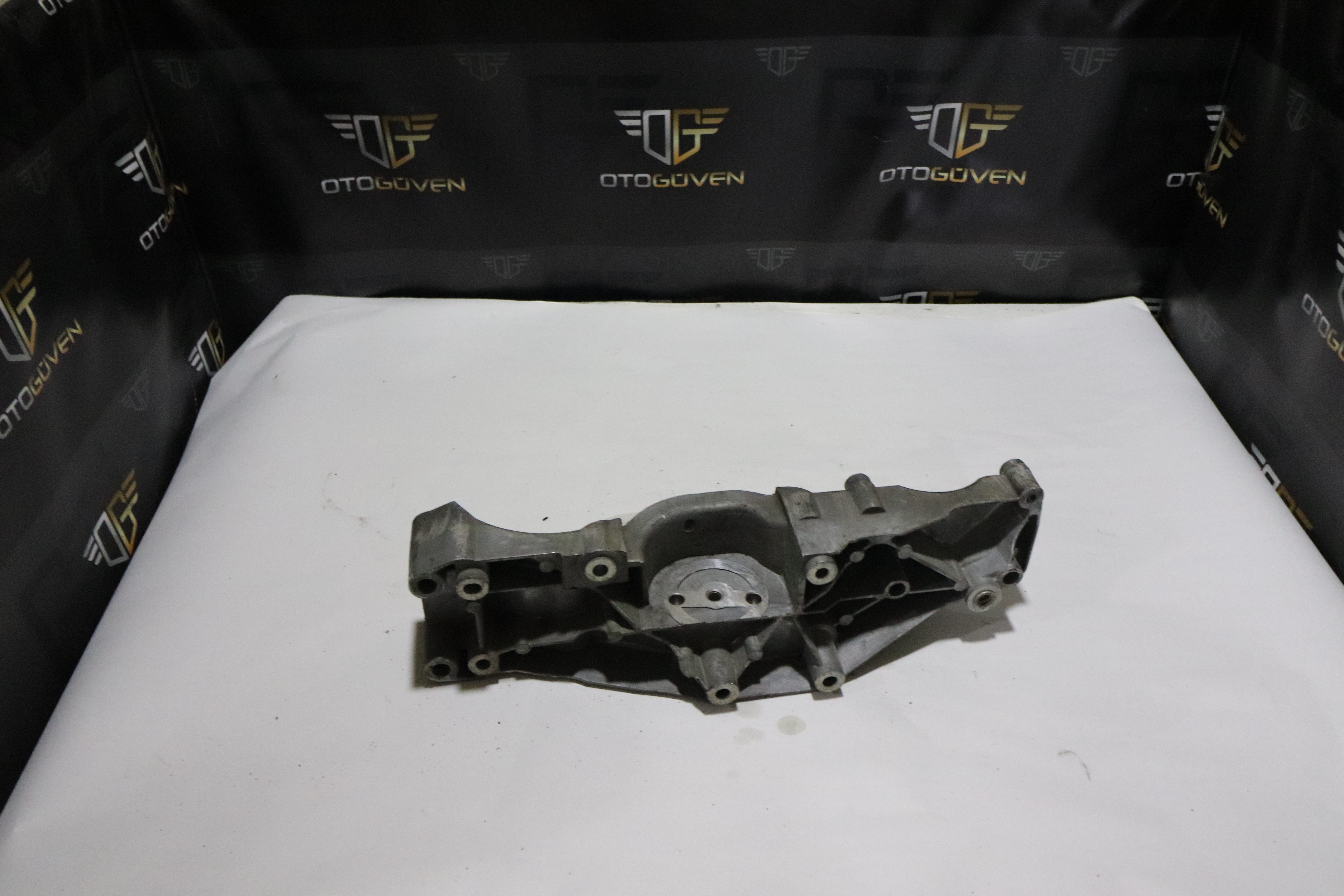 TRANSİT V184 ŞARJ DİNAMOSU AYAĞI