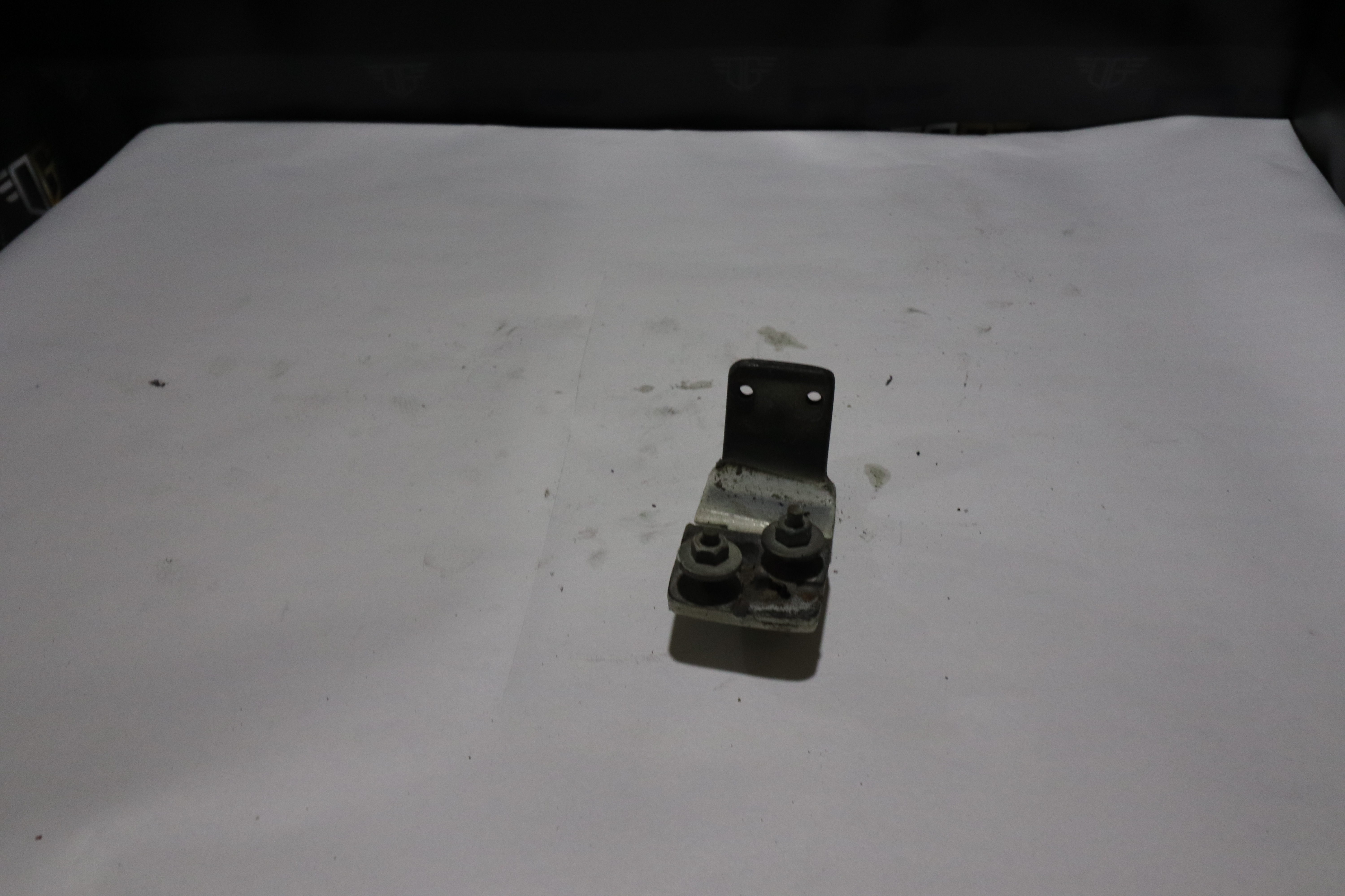 TRANSİT V347 ARKA KAPI MENTEŞESİ