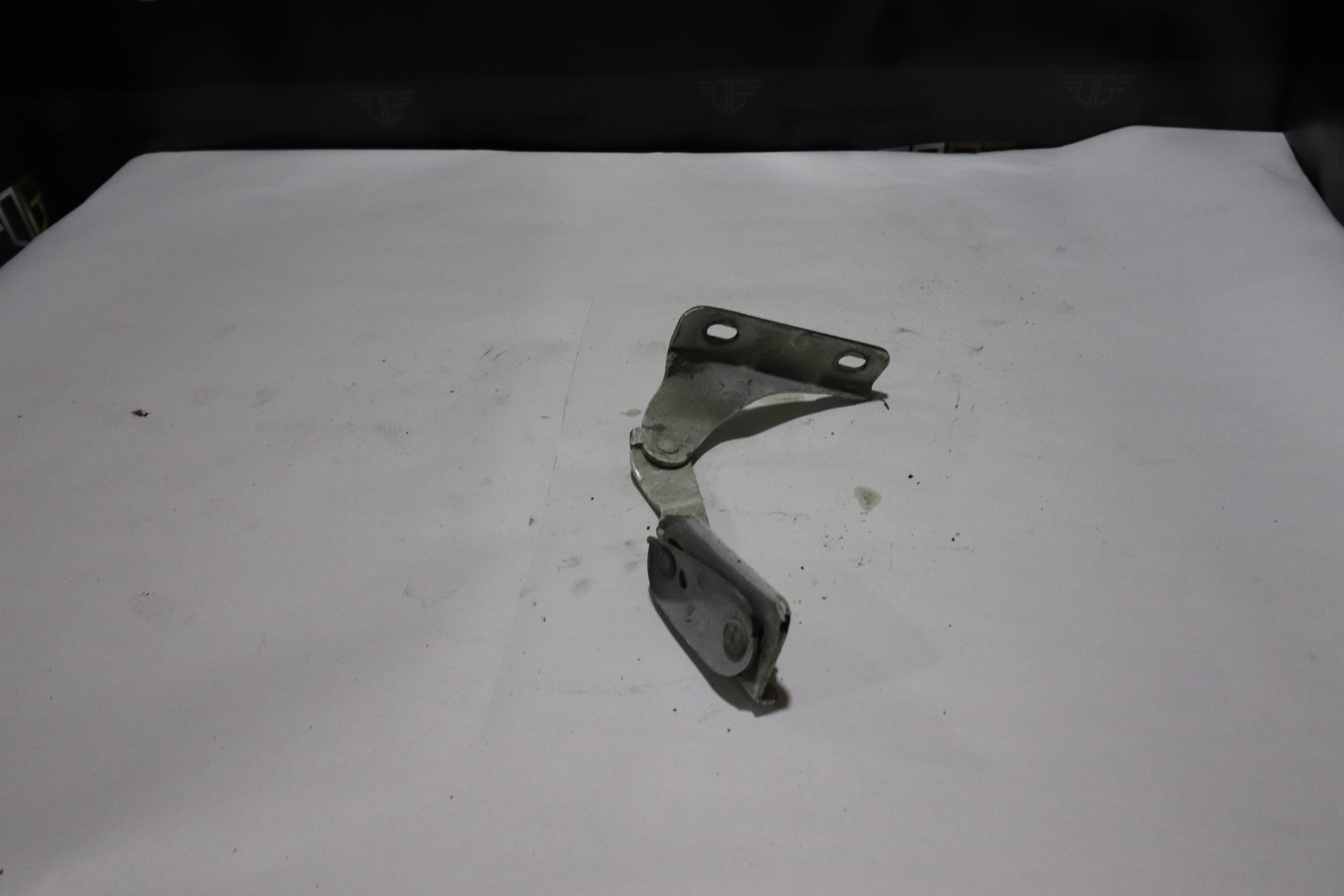 TRANSİT V347 ÖN KAPUT MENTEŞESİ