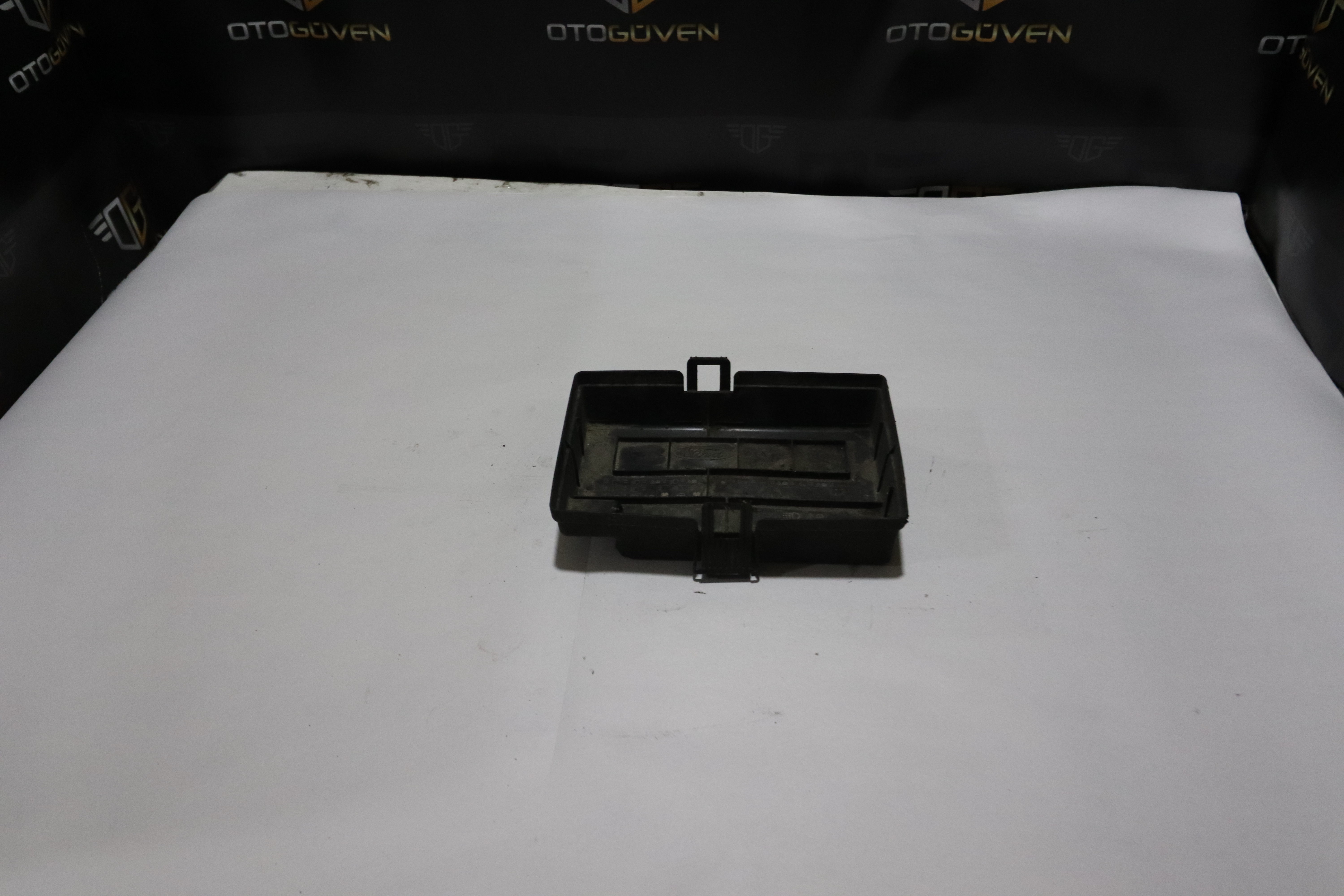 TRANSİT V347 SİGORTA KUTUSU KAPAĞI