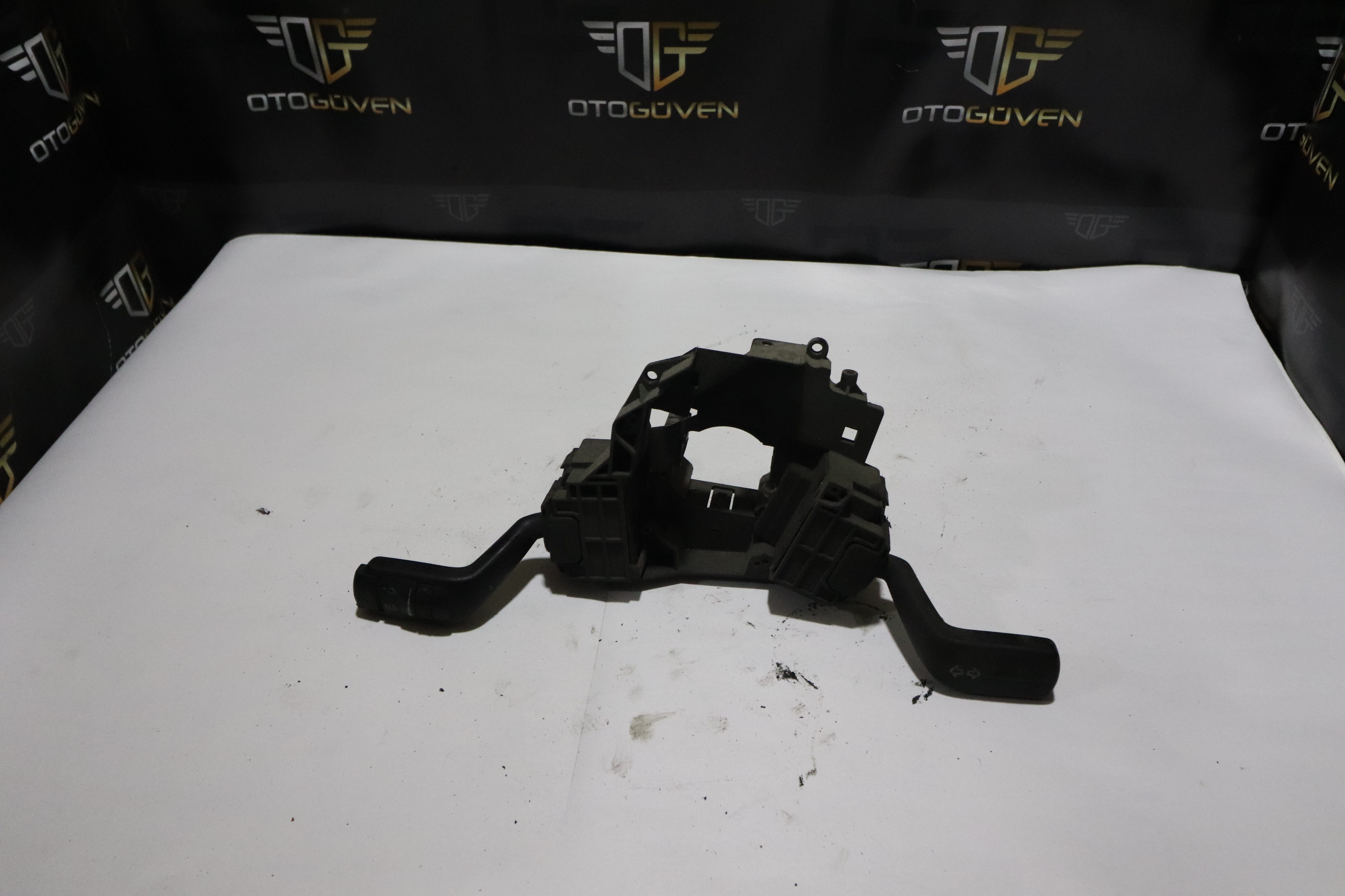 TRANSİT V347 SİNYAL KOLU