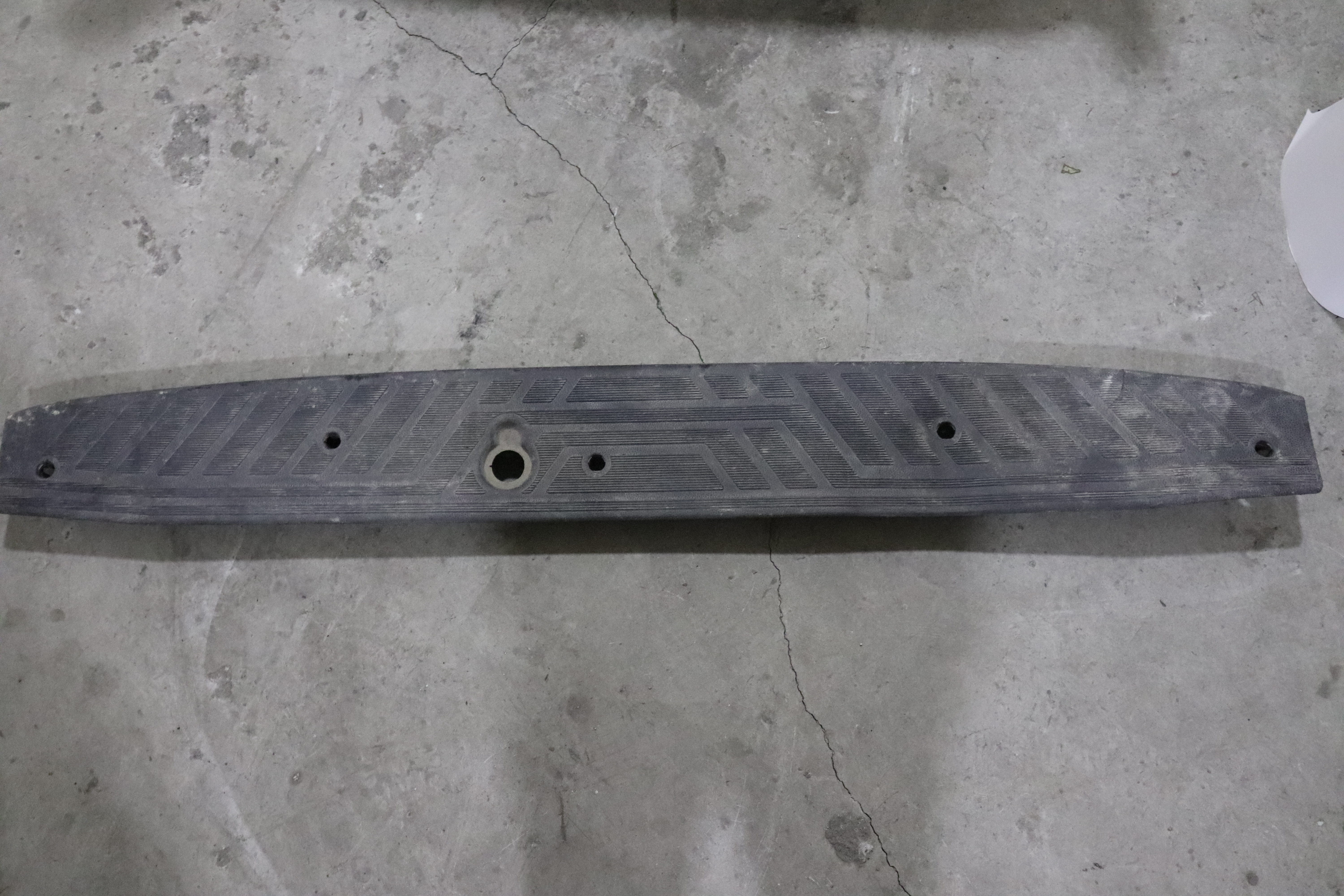 TRANSİT V363 ARKA BASAMAK PLASTİĞİ