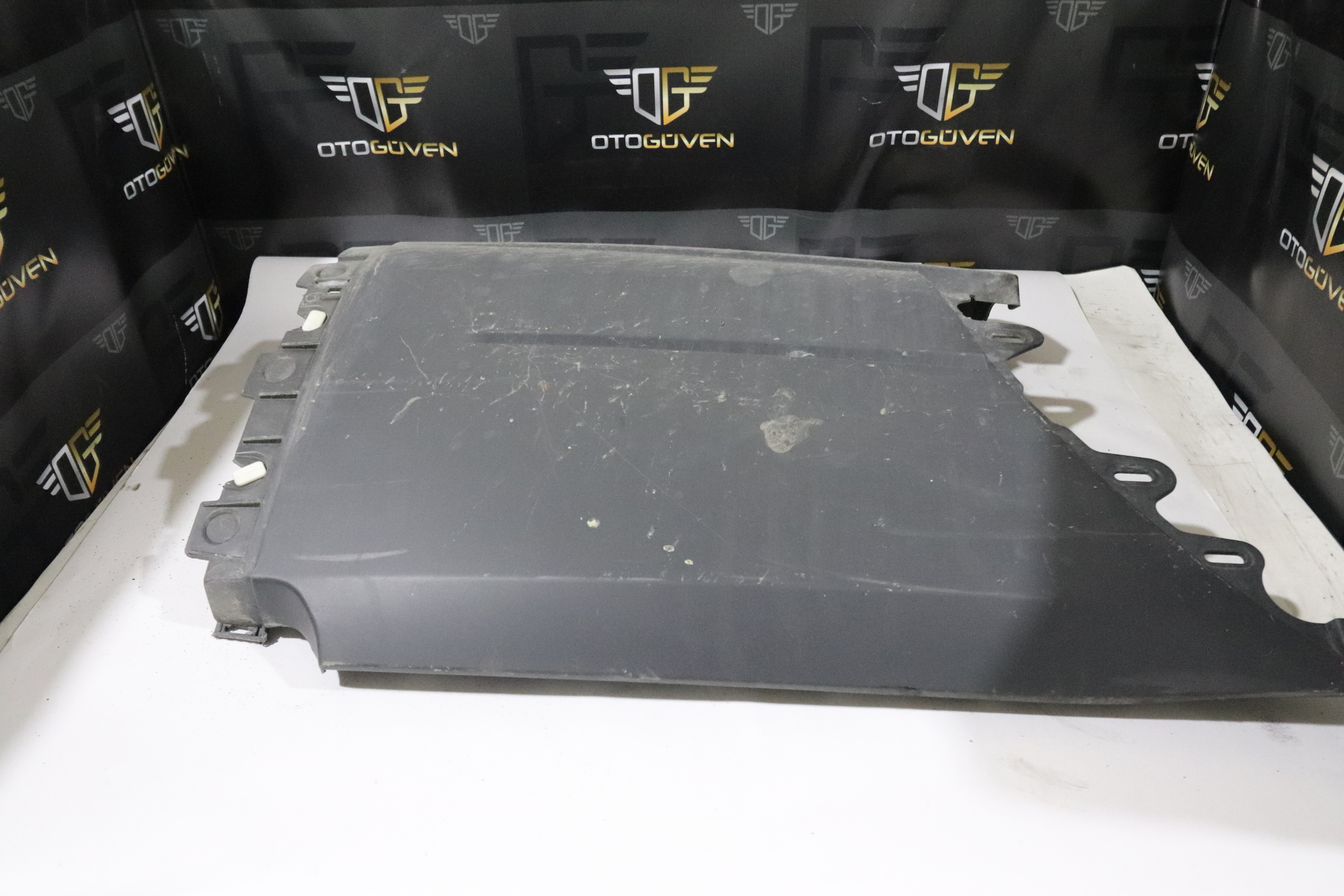 TRANSİT V363 ARKA DUVAR PLASTİĞİ