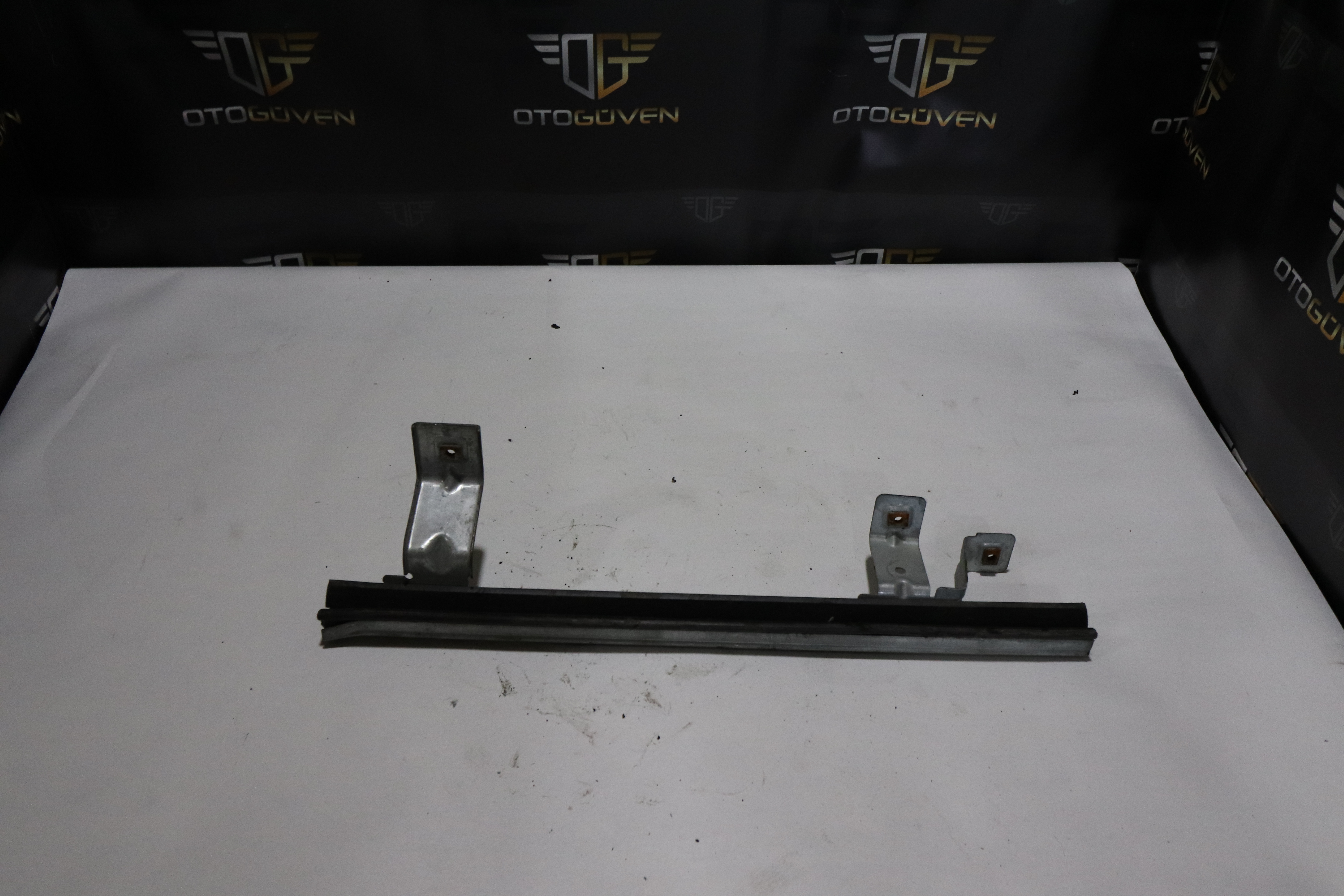 TRANSİT V363 CAM FİTİL DEMİRİ