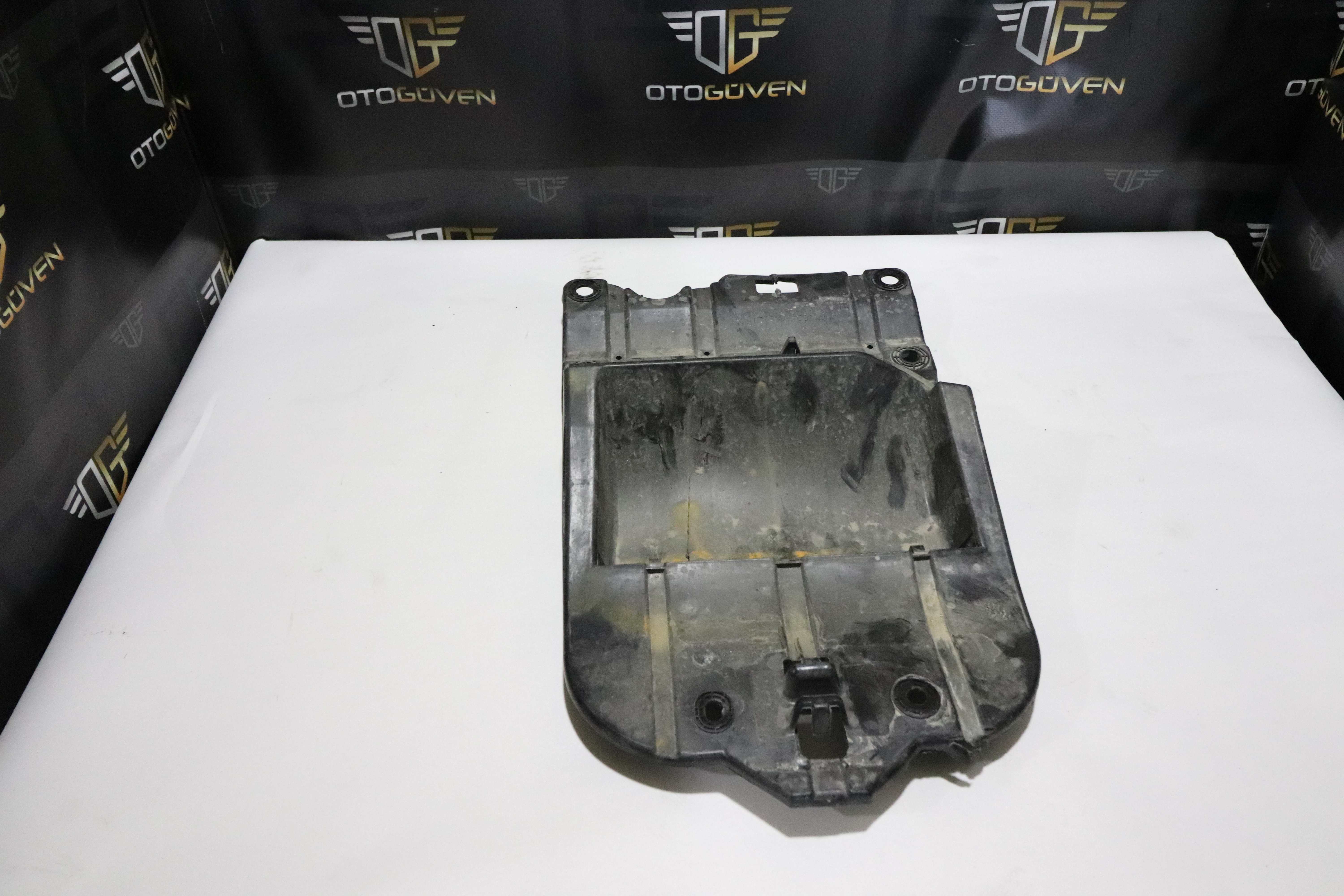 TRANSİT V363 GÖĞÜS BARDAKLIĞI