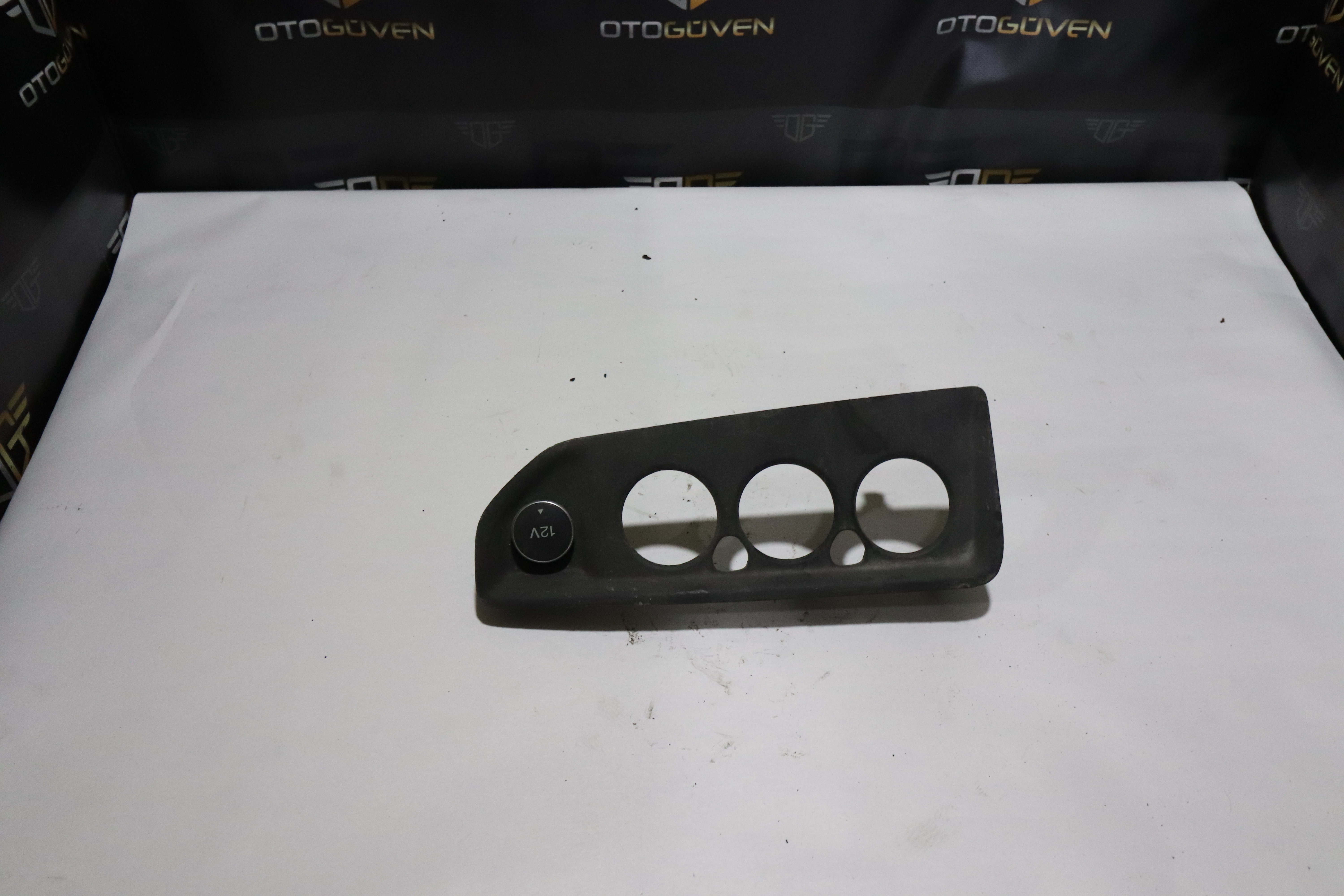 TRANSİT V363 KLİMA DÜĞME ÇERÇEVESİ