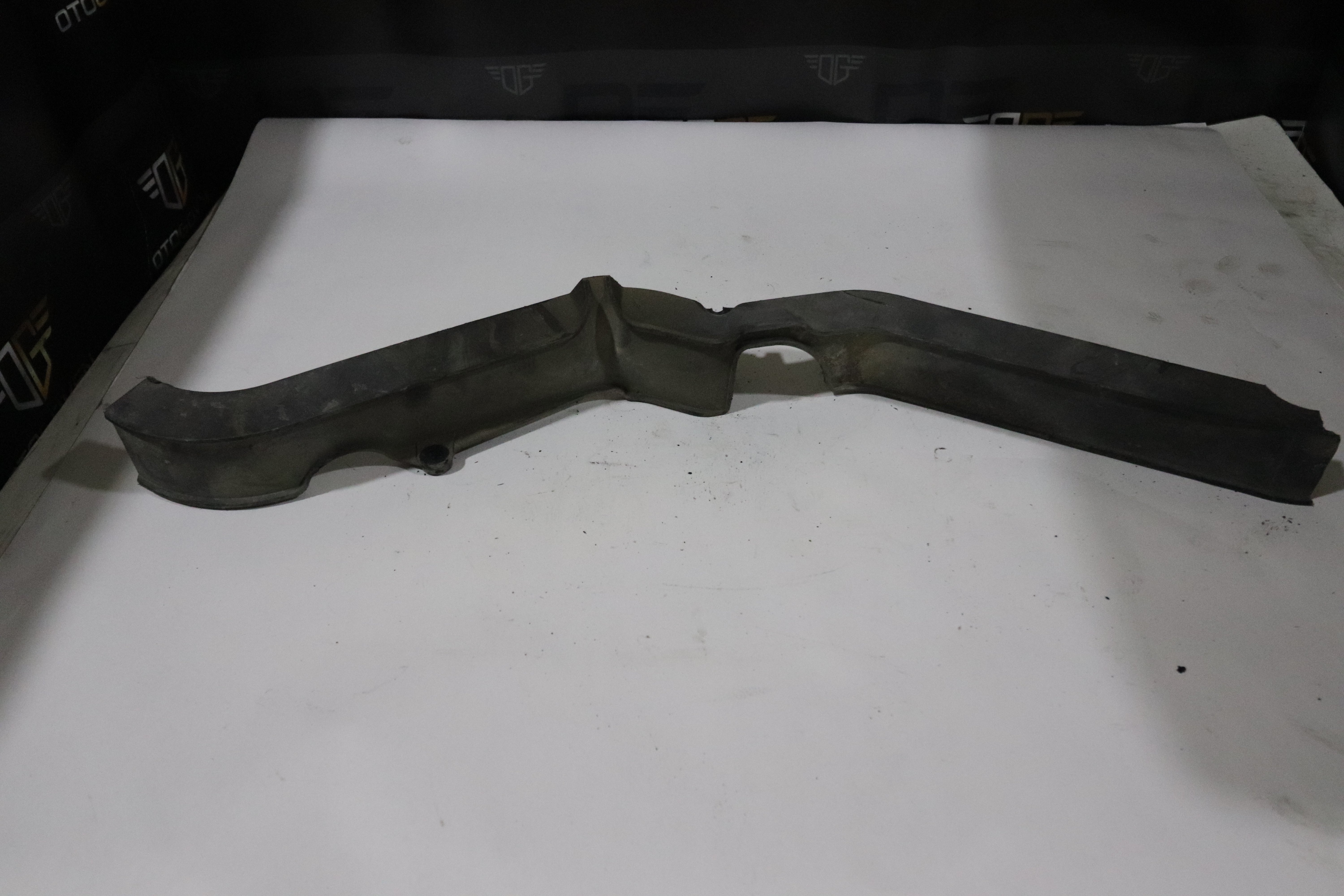 TRANSİT V363 MOTOR ÖN MUHAFAZASI