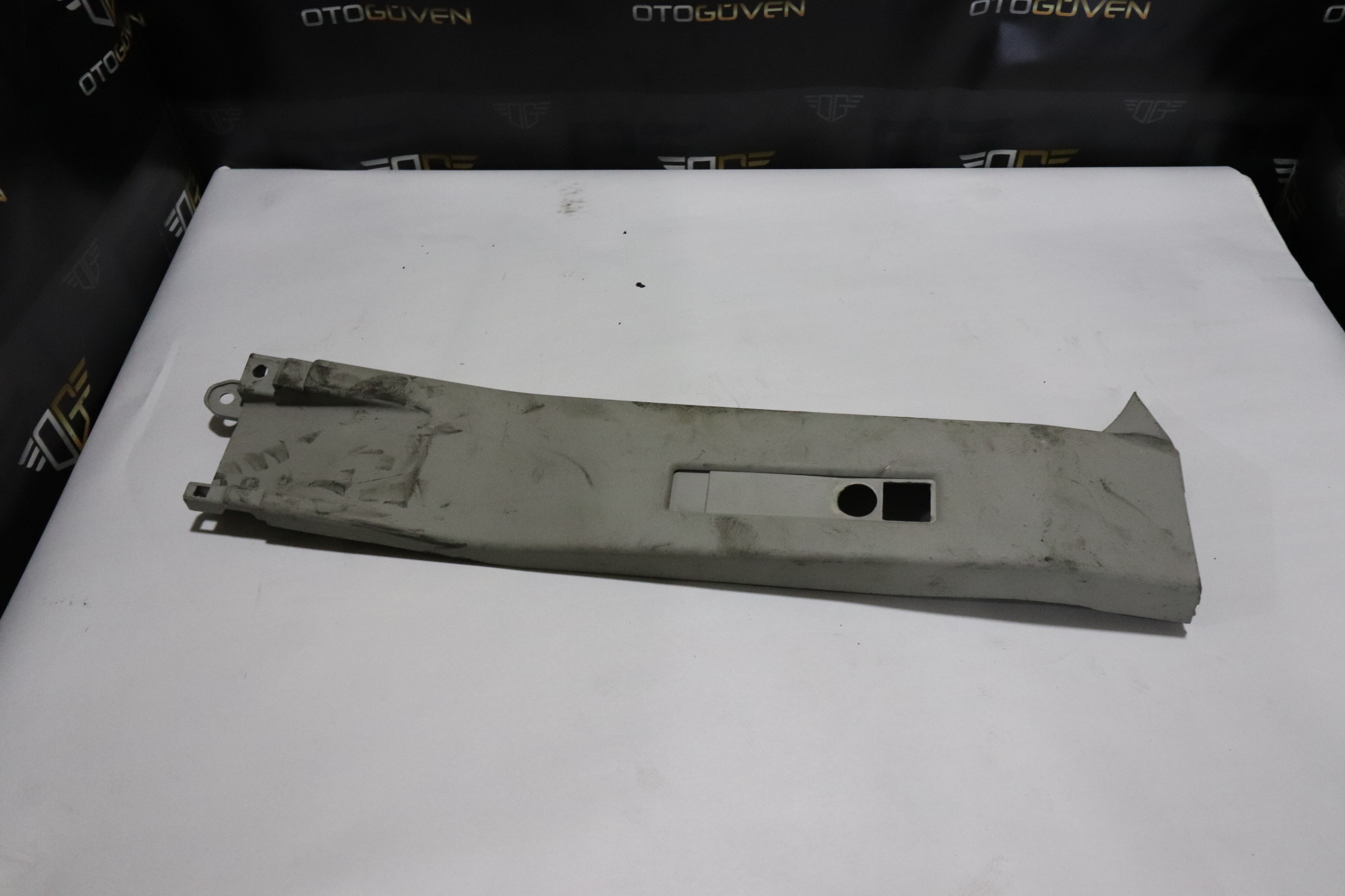 TRANSİT V363 YAN DİREK PLASTİĞİ